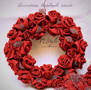 combinatie-decoratiuni-craciun-coronita-globulete-bradut_fotor 1