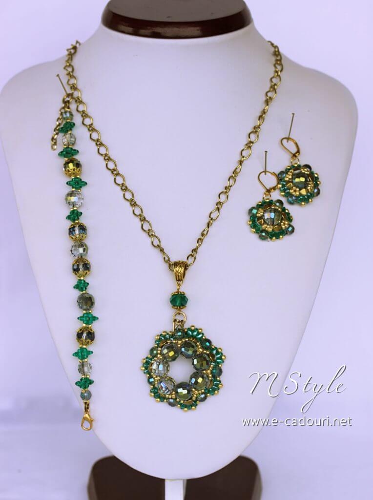 Set Crystal Green colier, cercei şi brăţară