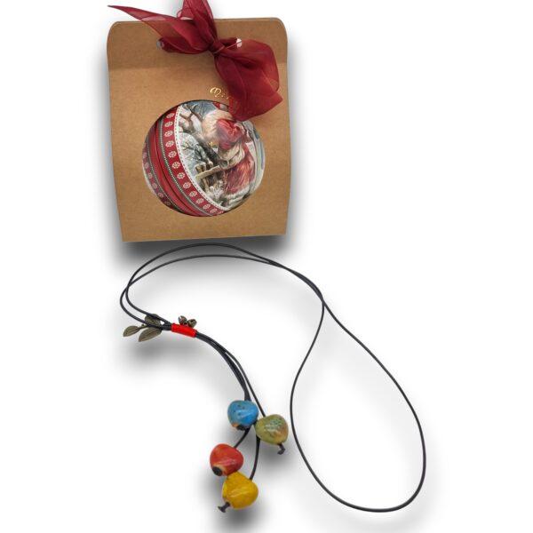 Colier portelan colorat in glob cadou Crăciun 8cm
