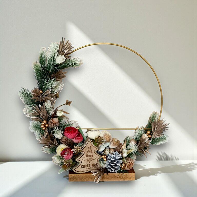 Aranjament alb Craciun, cerc metalic 40 cm