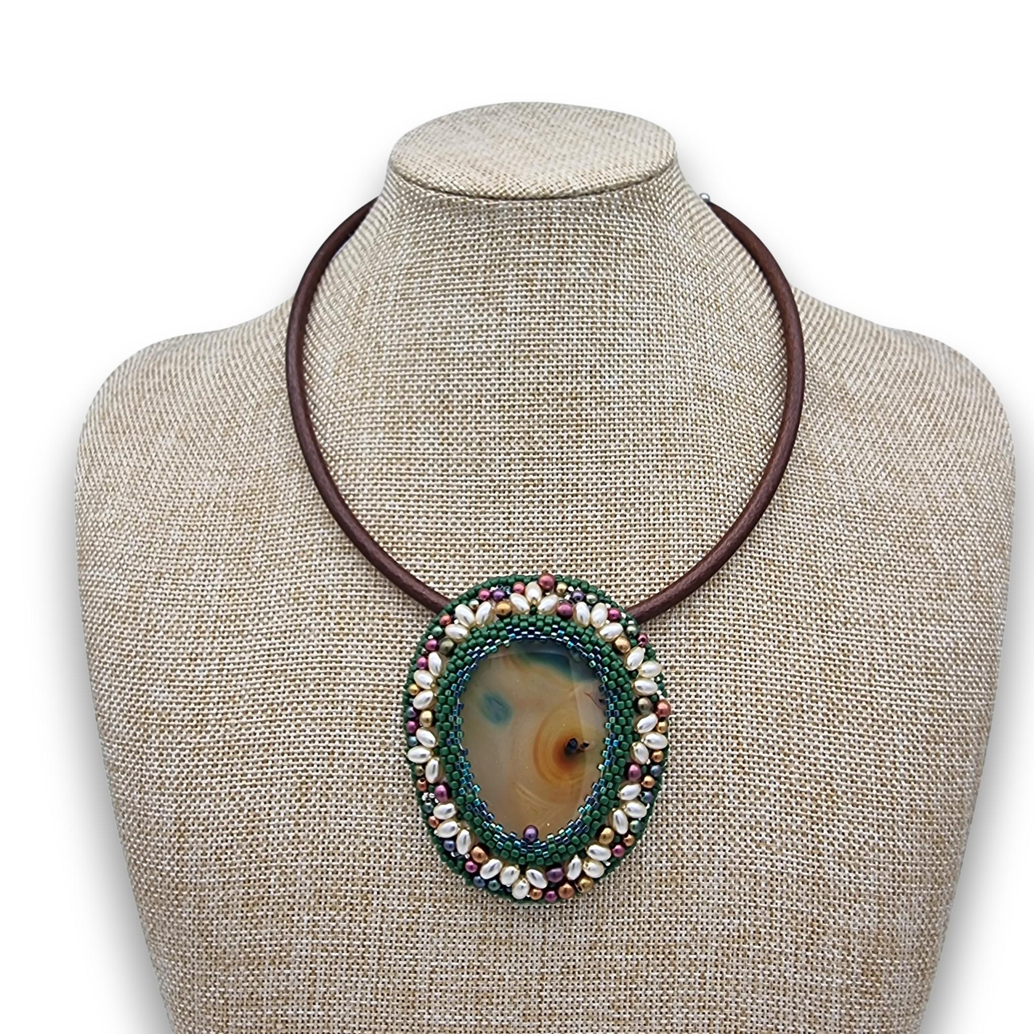 Colier sau broșă 68 mm, Agat 11 Colier sau broșă 68 mm, Agat