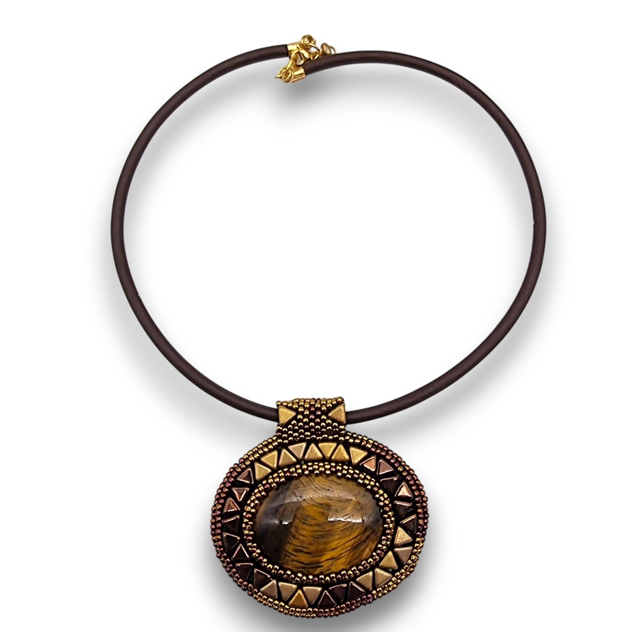 Colier la baza gâtului cu Ochi de tigru, pandantiv 62/50mm 3 Colier la baza gâtului cu Ochi de tigru, pandantiv 62/50mm