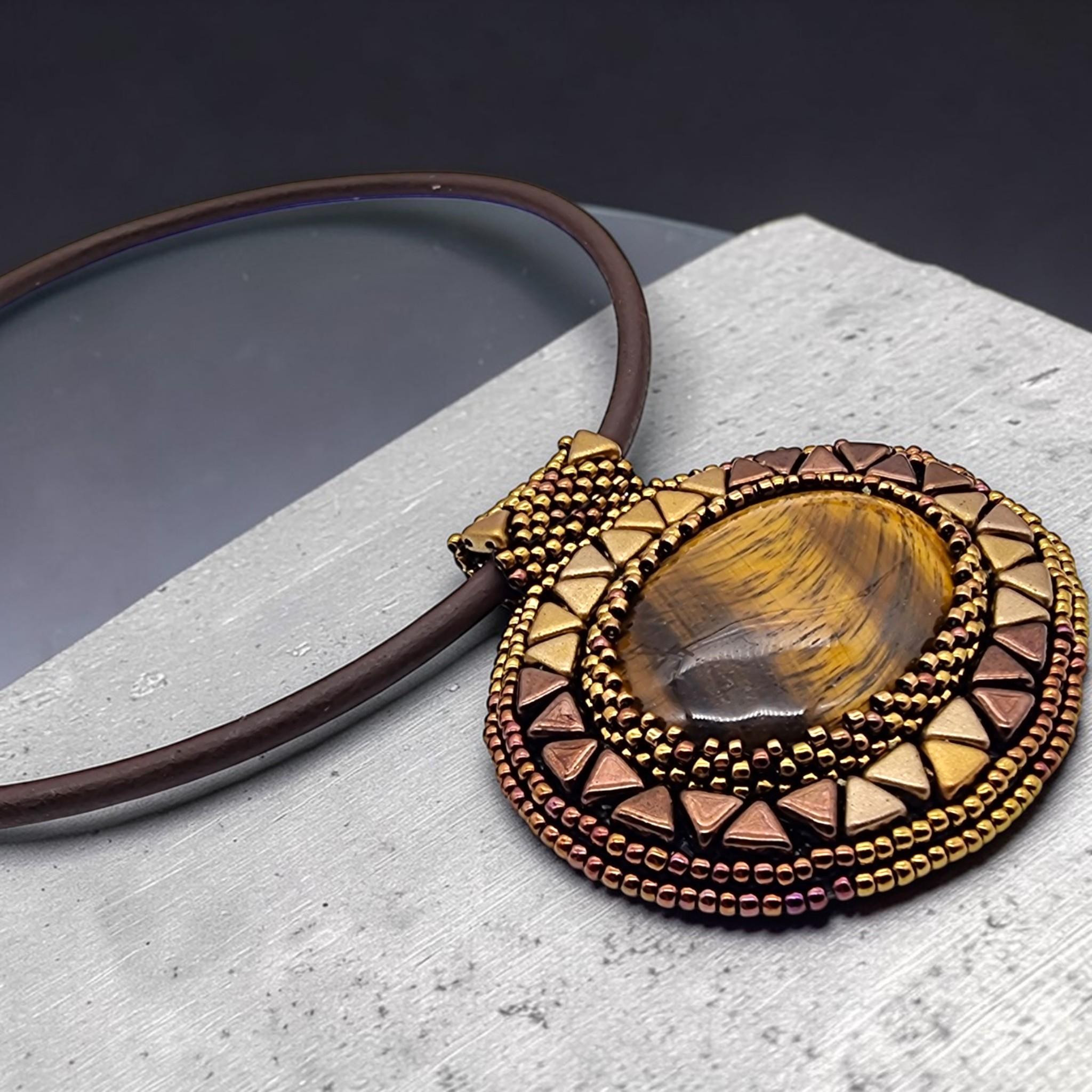 Colier la baza gâtului cu Ochi de tigru, pandantiv 62/50mm 4 Colier la baza gâtului cu Ochi de tigru, pandantiv 62/50mm