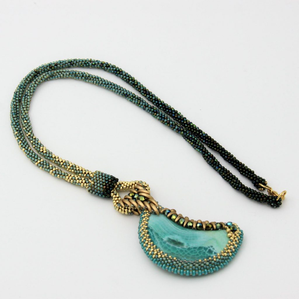 Colier lună agat turquoise deschis, 56mm