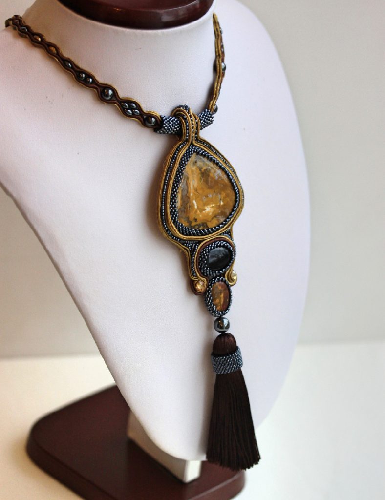 Colier Soutache pietre semipreţioase