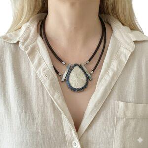 Colier handmade piatra semipretioasa si sidef