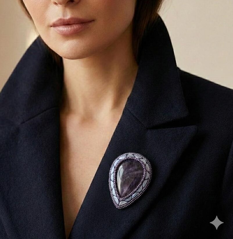 Broșă artizanală cu ametist natural, 68 mm 1 Broșă artizanală cu ametist natural, 68 mm