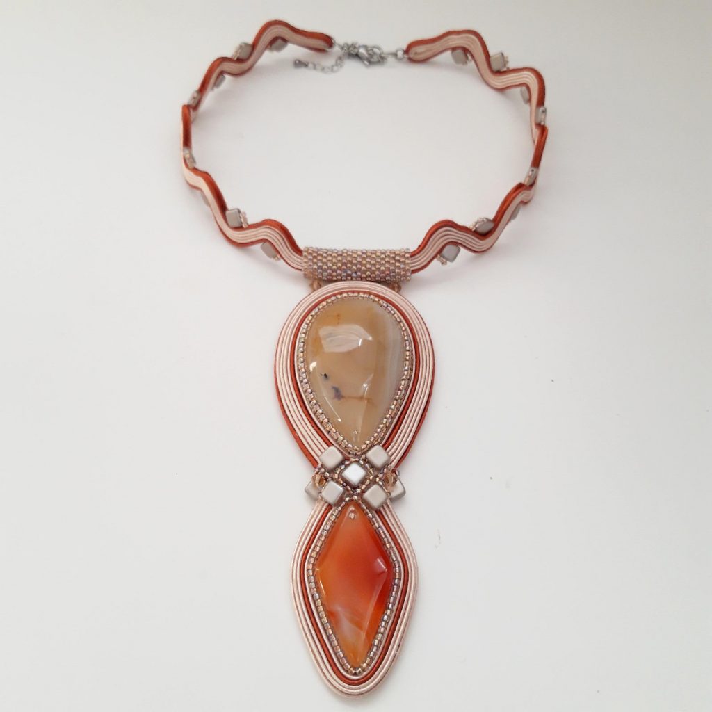 Colier soutache agate mari