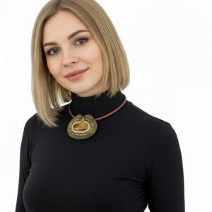 Ochi de Tigru și Soutache