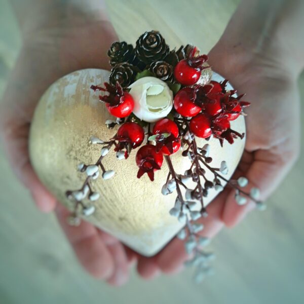 Ornament imitație lemn, în formă de inimă,14 cm 1