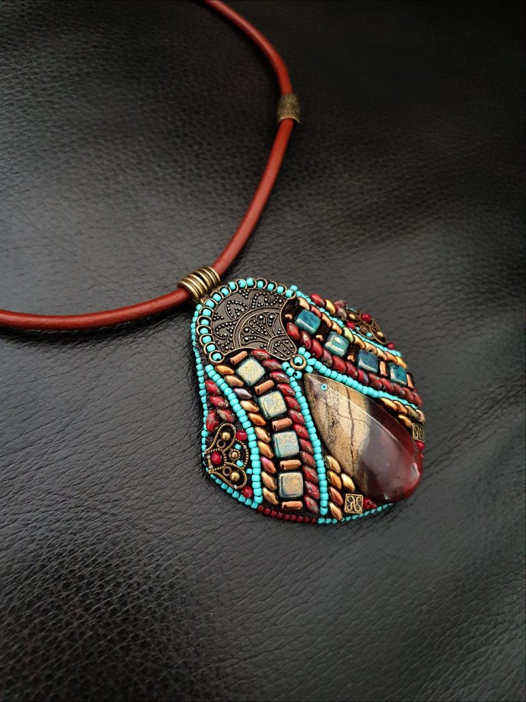Zece ani în lumea bijuteriilor handmade 25